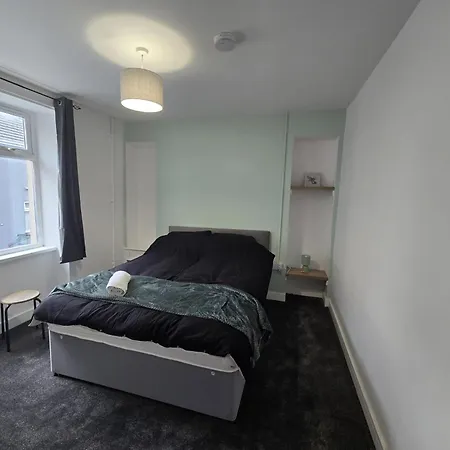 Newly Renovated 4 Bedroom House Merthyr Tydfil Exterior photo