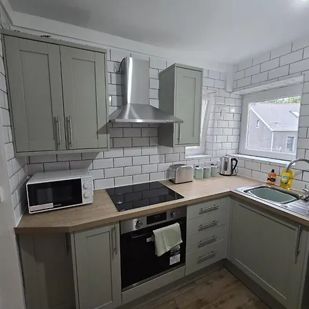 Newly Renovated 4 Bedroom House Merthyr Tydfil Exterior photo