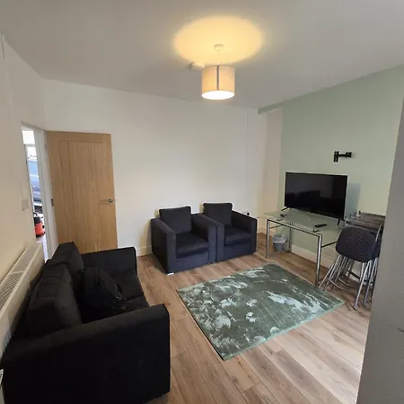 Newly Renovated 4 Bedroom House Merthyr Tydfil Exterior photo