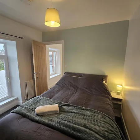 Newly Renovated 4 Bedroom House Merthyr Tydfil Exterior photo