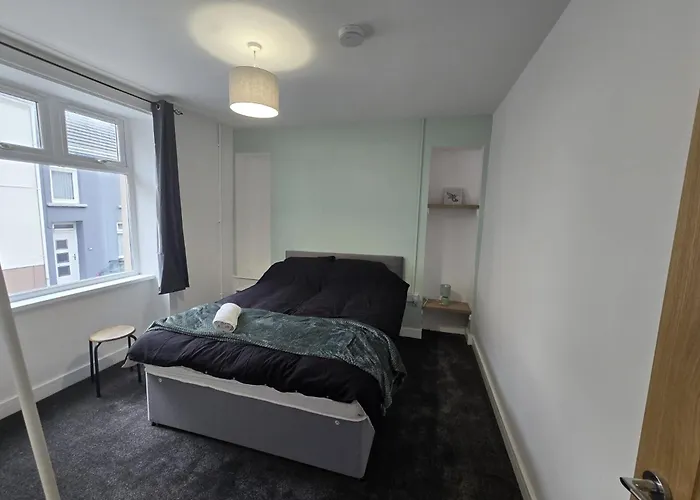 Newly Renovated 4 Bedroom House
