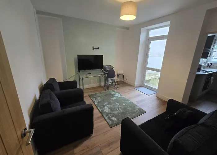 Newly Renovated 4 Bedroom House