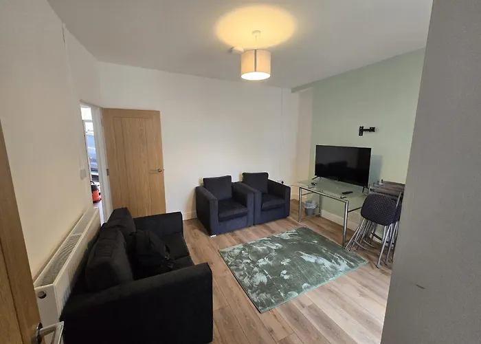 Newly Renovated 4 Bedroom House
