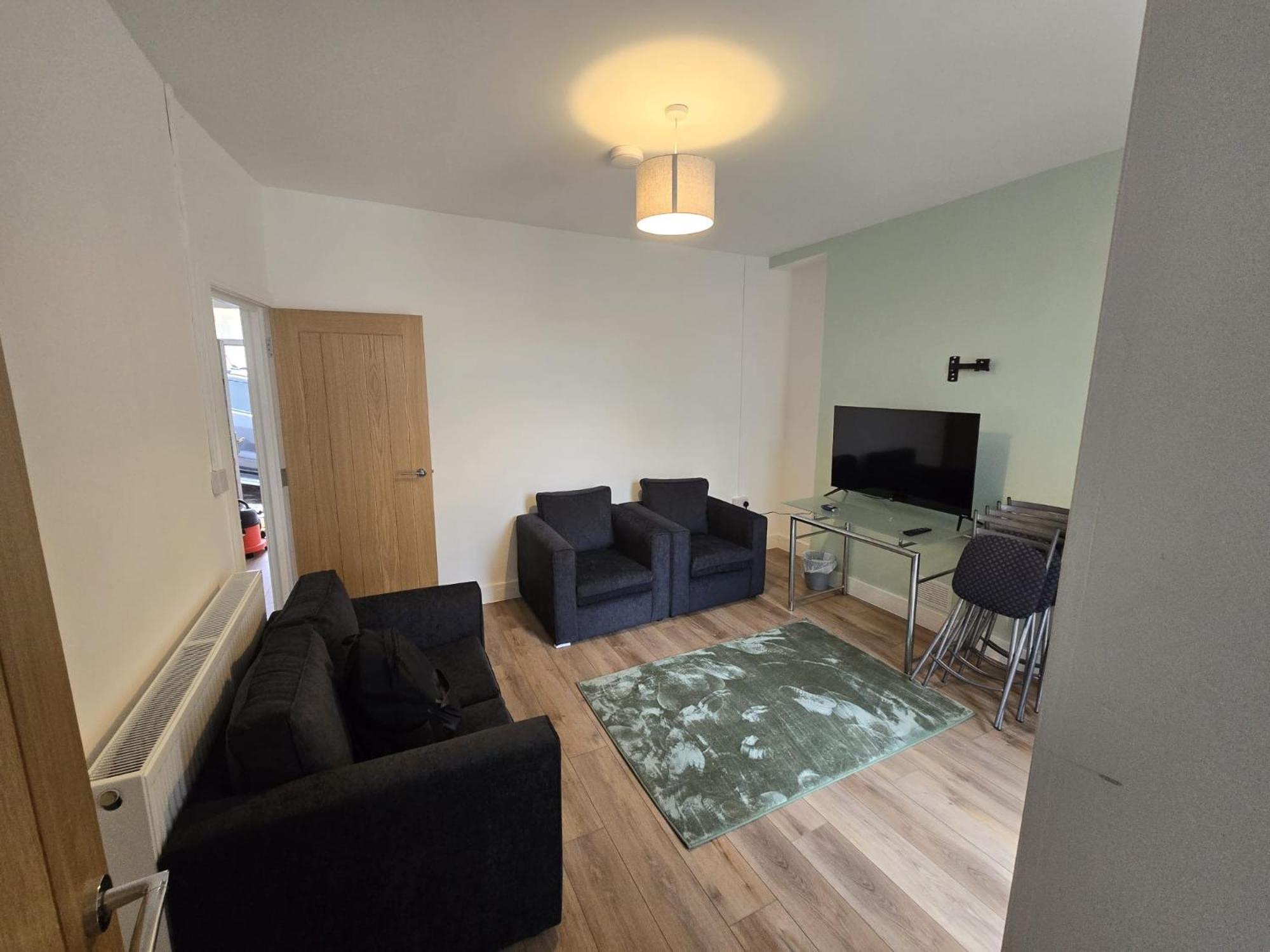 Newly Renovated 4 Bedroom House Merthyr Tydfil