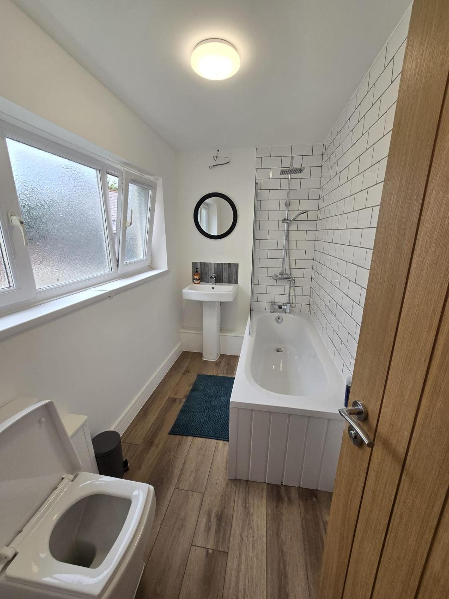 Newly Renovated 4 Bedroom House Holiday home *